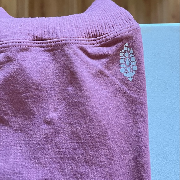 Free People Movement Good Karma Leggings XS/S Dark Rose/Mauve color NWOT - Picture 4 of 5
